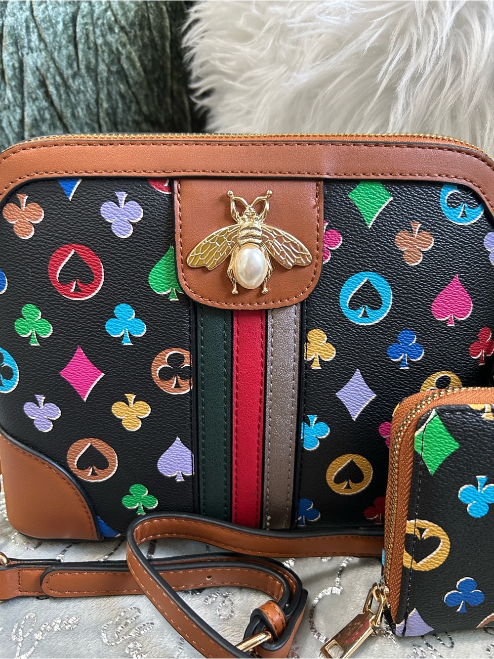 NWT Multicolor Playing Card Suits Deco Bee Accent Crossbody Bag & Wallet Set - Picture 2 of 13